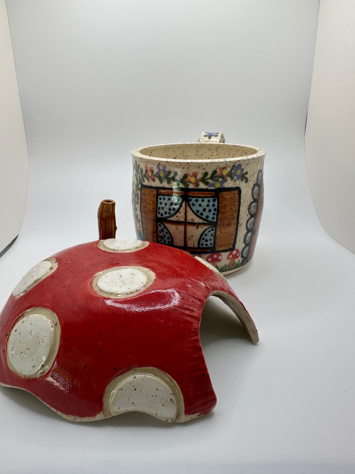 Little Mushroom House Mug with Lid 2