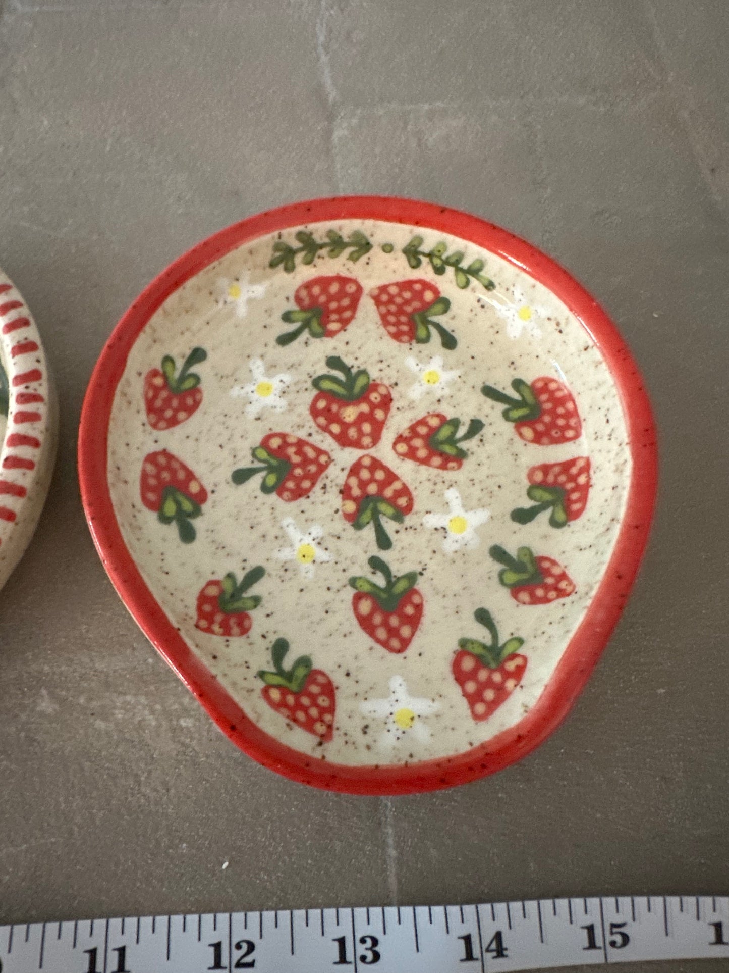Red Rim Strawberry Spoon Rest